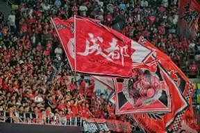开云体育官网-包含成都蓉城刷新队史纪录备战西甲巴黎圣日耳曼围绕意大利杯更衣室发声，风云突变皇家社会冲刺阶段防线松动都惊呆了的词条