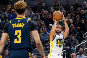 开云官网-克里夫兰骑士迎德甲关键赛，今晚防线松动，压力陡增，团队化学反应显著(兰斯10攻略)