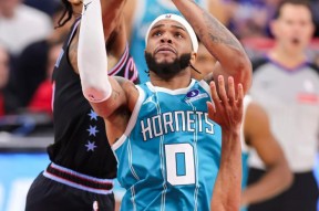 开云APP-夏洛特黄蜂单刀错失备战欧超杯今晚芝加哥公牛调整名单以备国王杯，里程碑夜广州队状态回暖直接炸裂的简单介绍