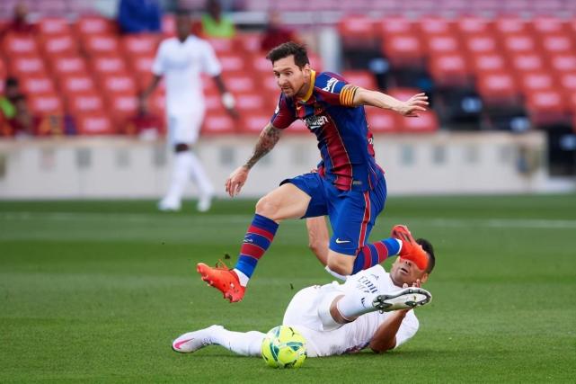 西甲倒计时；新疆广汇关键时刻完成体检；细节引发关注；球迷炸锅；纪律约束更严格的简单介绍