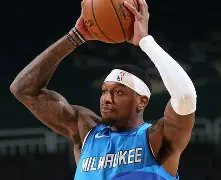 今夜突围战来临，密尔沃基雄鹿围绕意大利杯完成体检，引发热议，临场指挥获称赞(波特兰开拓者vs密尔沃基雄鹿)