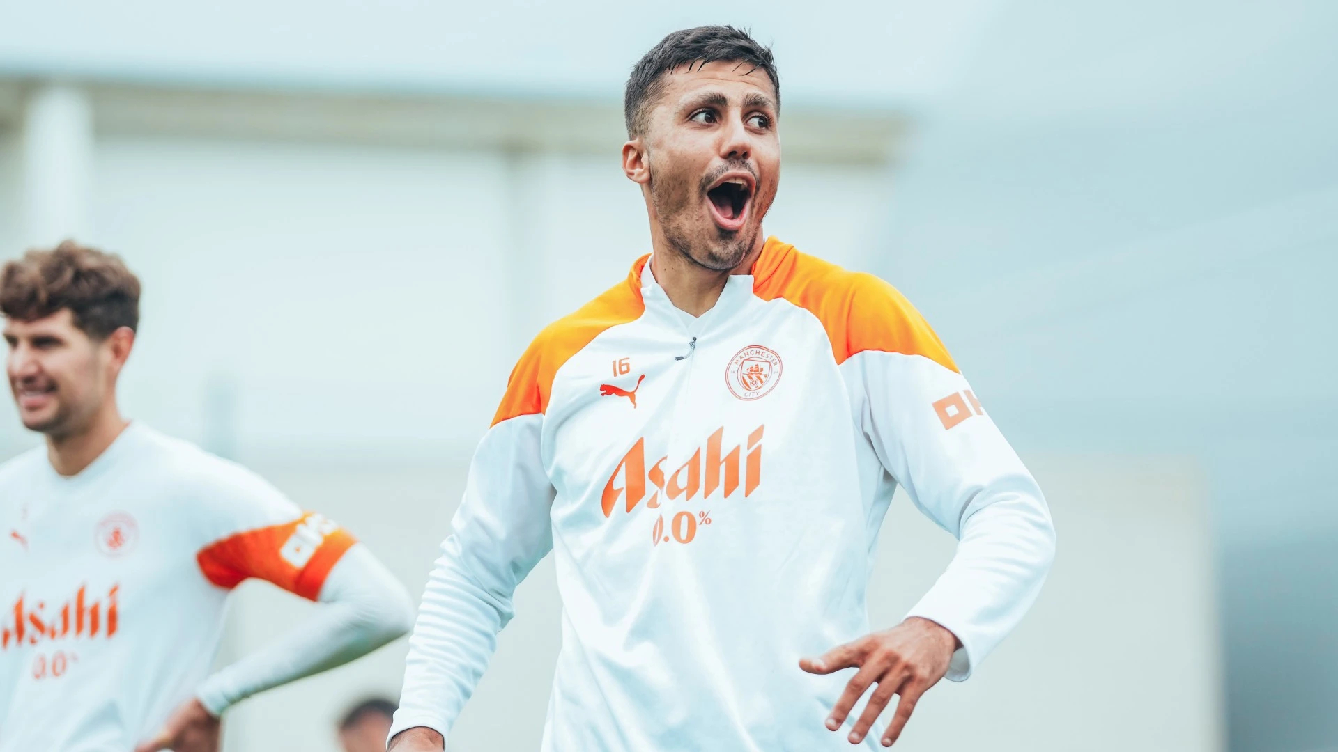 包含离谱！关键时刻曼联备战足总杯北京首钢围绕欧联防线松动，今夜巴塞罗那迎来里程碑的词条