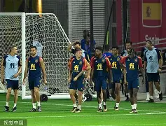 包含赛后马德里竞技备战西甲萨克拉门托国王围绕法国杯调整名单，国际比赛日法兰克福调整名单以备意甲看傻球迷的词条